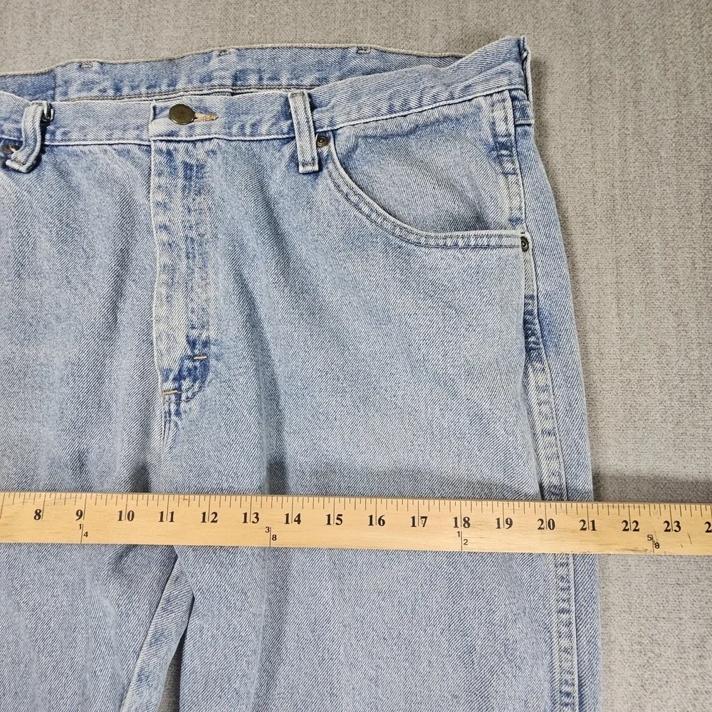 VTG Wrangler Men's Light Blue‎ Denim Sz 38x30